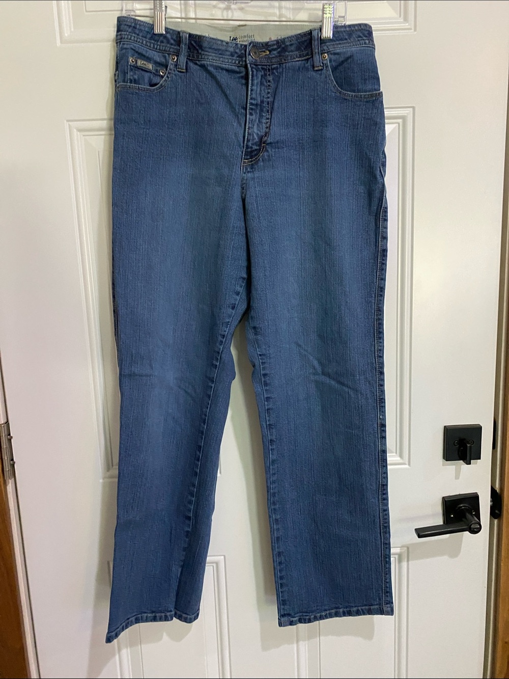 Lee Women’s Straight Leg Jeans in Medium Blue